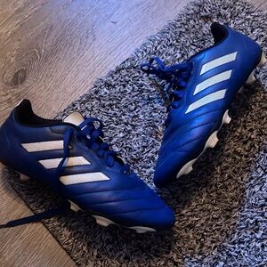 Adidas youth size4  Blue Soccer Cleats